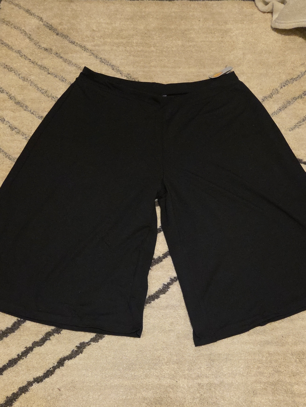 Talbots Black Wide-Leg Capris